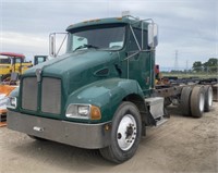 (CX) Kenworth 1300 Chassis Truck, reads 309,100
