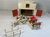 Fisher Price Barn & Animals/ people- played with