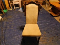 Chaise antique  en bois 44"haut