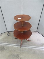 MAHOGANY 3 TIERED DISPLAY STAND