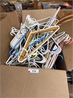 PLASTIC HANGERS (A FEW WIRE)