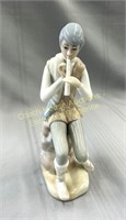 Casades porcelain figurine en porcelain, 9.5" H