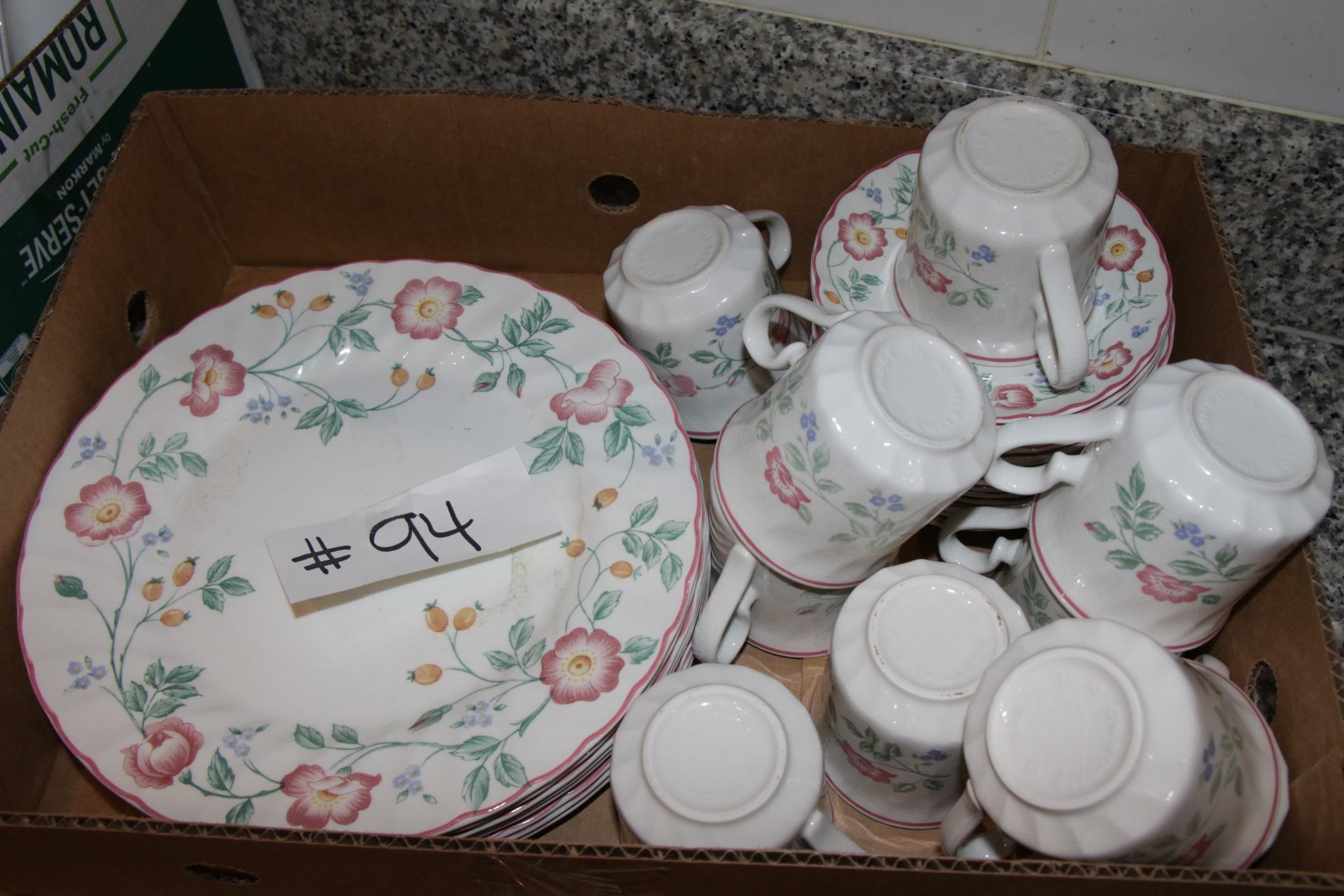 Churchill Dinning set