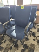 BLUE OFFICE CHAIRS ROLLING ROTATING