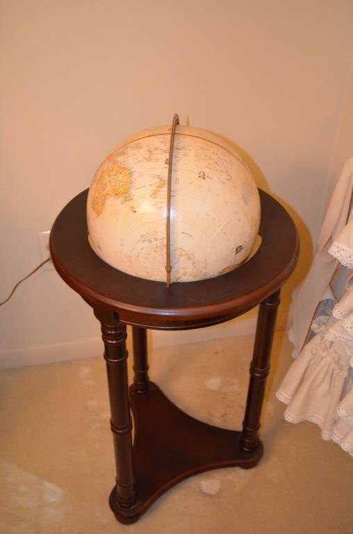 Globe Master Globe with Wood Stand