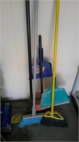 brooms & dustpans