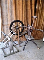 Lot: spinning wheel and 2 yarn winders, as is