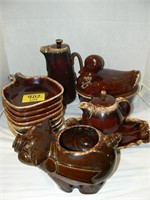 HULL BROWN DRIP POTTERY GROUP, BROWN POTTERY PIG