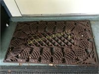 heavy cast pineapple door matt