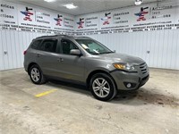 2012 Hyundai Santa Fe SUV- Titled -NO RESERVE