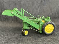 John Deere Die-Cast tractor w/ Mounted Loader,