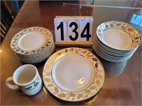 Christmas Dish Set 10 Plates ~ 10 Bowls ~ 9 Saucer