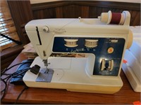 Singer sewing machine - untested