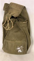 MILITARY DUFFLE DRAWSTRING BAG.