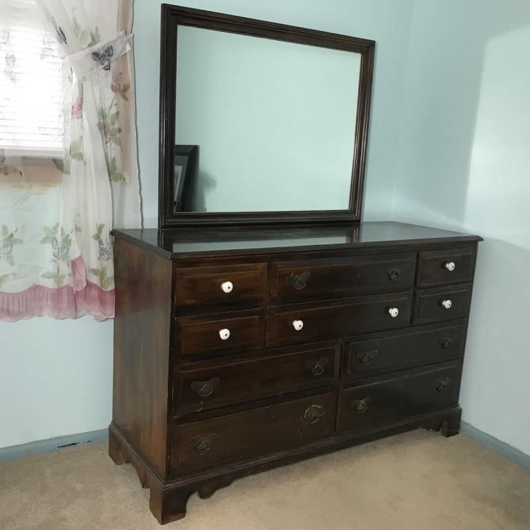 WEST SENECA, NY ESTATE AUCTION