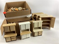 Wood Dollhouse Furnitue & Figurines. Wood Arts &