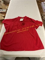 Knox Rose, women’s red shirt size L