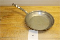 Stainless steel frying pan