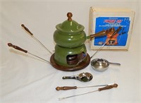 Vtg Avocado Green Aluminum Fondue Set