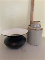 Crock jar with lid, porcelain spittoon