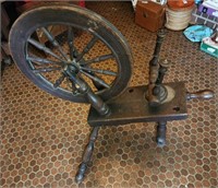 VINTAGE brown WOOD SPINNING WHEEL 33" wide 34"