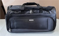 American Tourist Approx 22" Wheeled Duffle Bag Blk