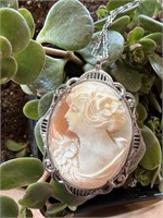 ANTIQUE CAMEO IN FILAGREE STYLE SETTING