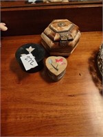 Vtg hexagon bone trinket box, small carved