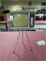 Very Chic 1960s GE Television