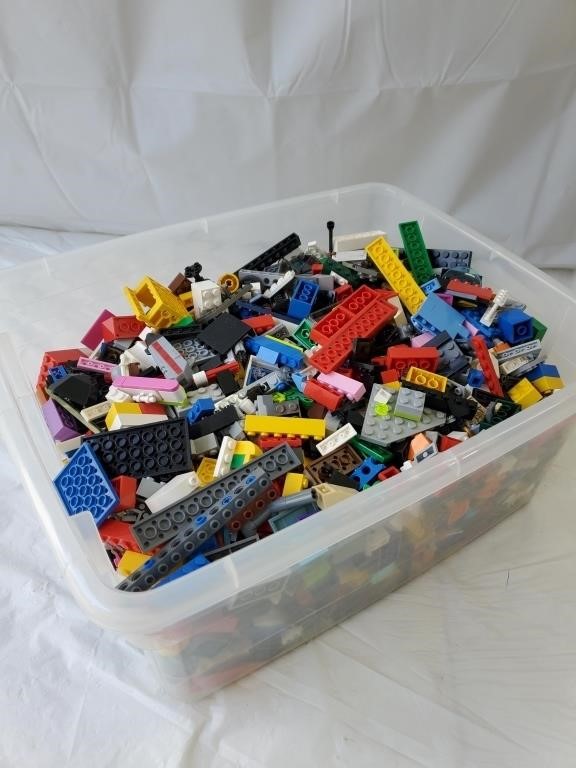 7 POUNDS OF GENUINE LEGO BRICKS
