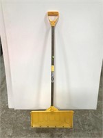 Garant Alpine yellow snow shovel