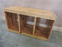 SOLID PINE BENCH WITH SLOTTED ORGANIZER BOTTOM