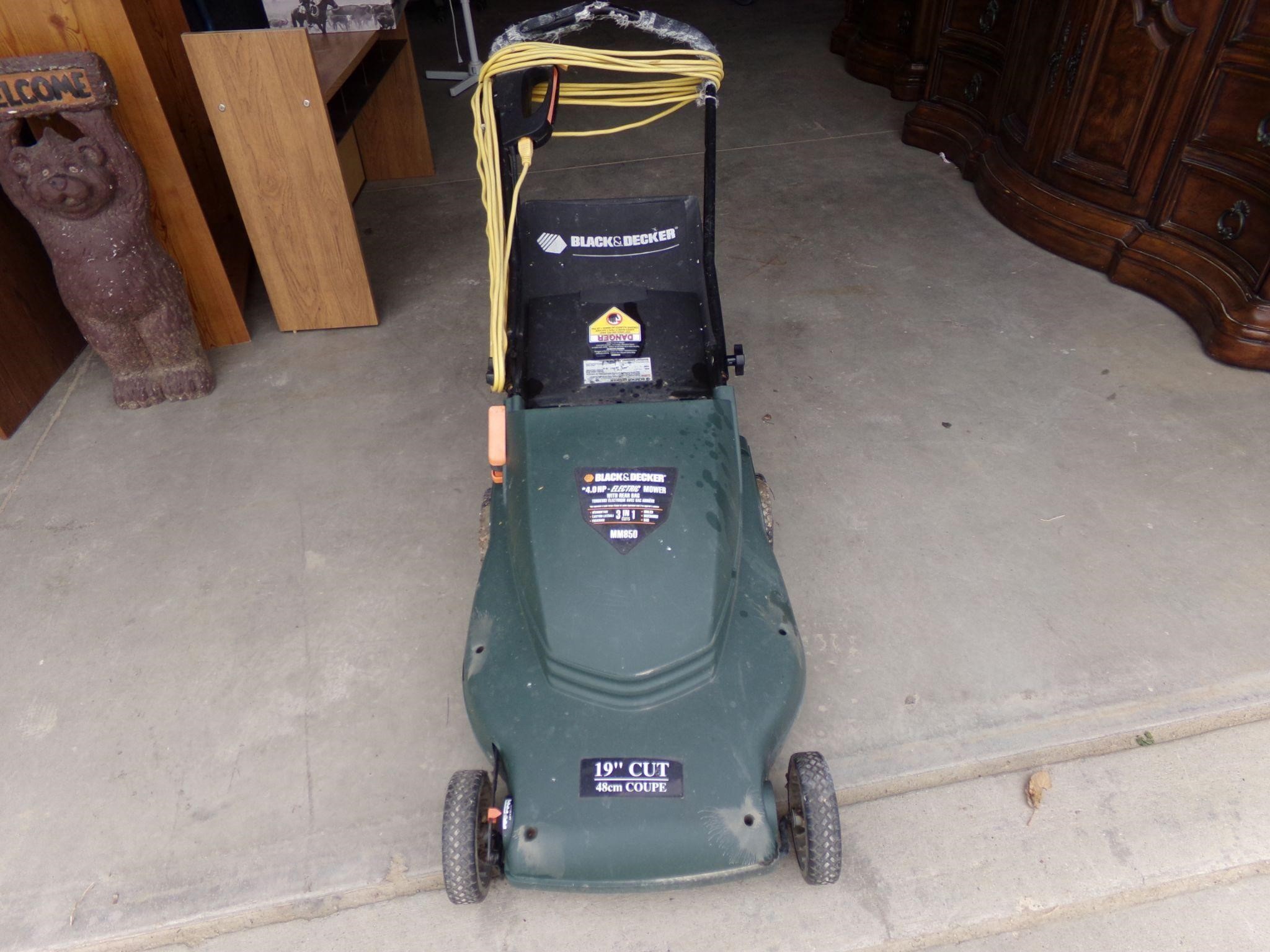 B&D electric mower & cord