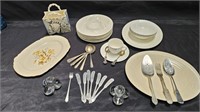 Group of vintage porcelain dinnerware, set of
