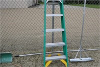 Werner 6 ft ladder 225 lbs., model #5906