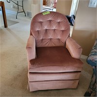 M112 Pink Tufted velveteen chair