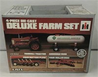 Farmall 350 4pc Deluxe Farm Set NIB