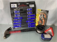 Tool lot. Hammer , 13 piece screwdriver