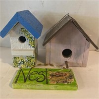 Wood, bird, houses and hanging sign 9”