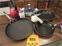 Various Kitchen Items - Kettle + Skillet