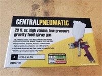 Central pneumatic 20 oz paint sprayer