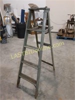 5' Wooden Step Ladder