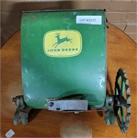 VTG. JOHN DEERE PLANTER SEED BOX