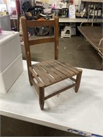 Kids wood chair