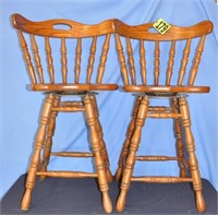 (2) Modern OAK swivel bar stools (1 LOT)