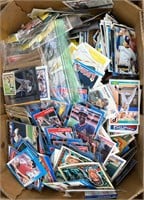 LARGE BOX OF 100's OF BASEBALL CARDS