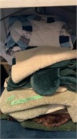 Bathroom Rug Assortment, Blankets in Basket