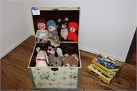 Toy Box Raggedy Ann, Holly Hobbie, Autograph Dog