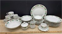 42 pieces Gibson Holly Berry Dishware *LYR
