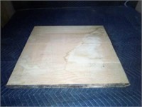 Small wooden table top 2ft in diameter